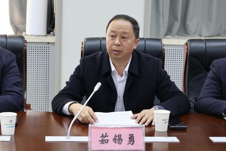 简篇-铁道运输专业委员会工作会议在我院顺利召开